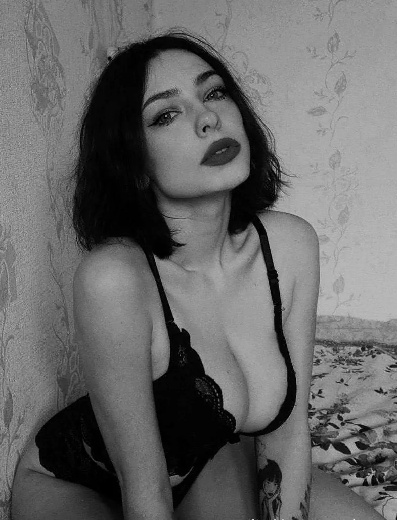Natalie Escort